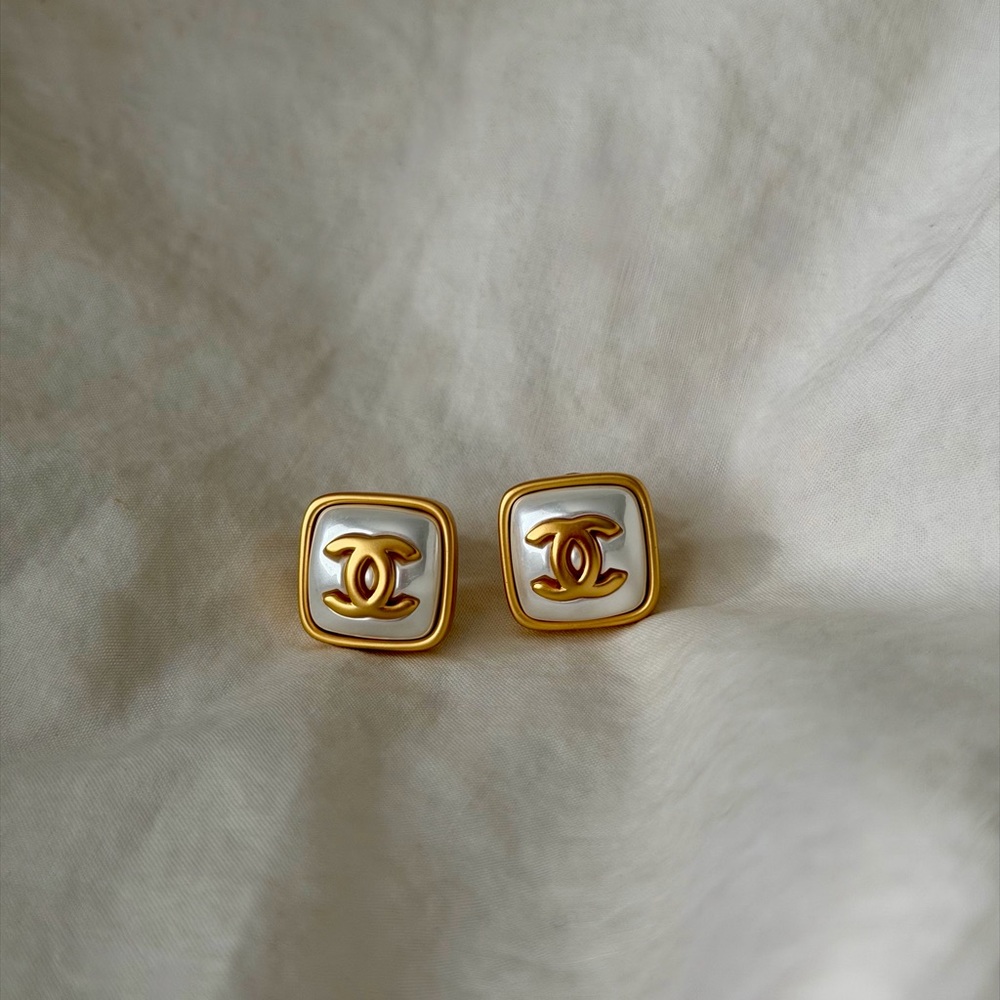 CHANEL Gold and Cream Square Earrings - Picture 11 of 15